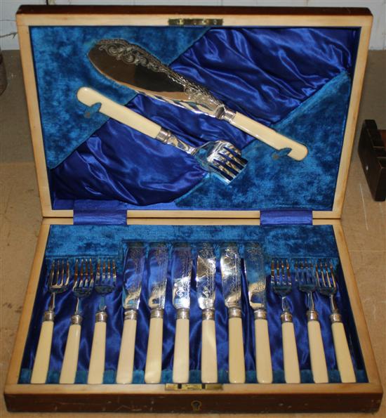 Plated set of fish eaters